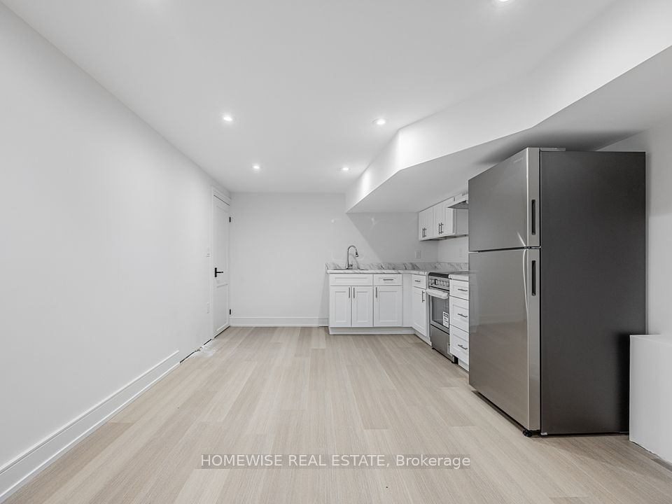 21 Raeburn Avenue