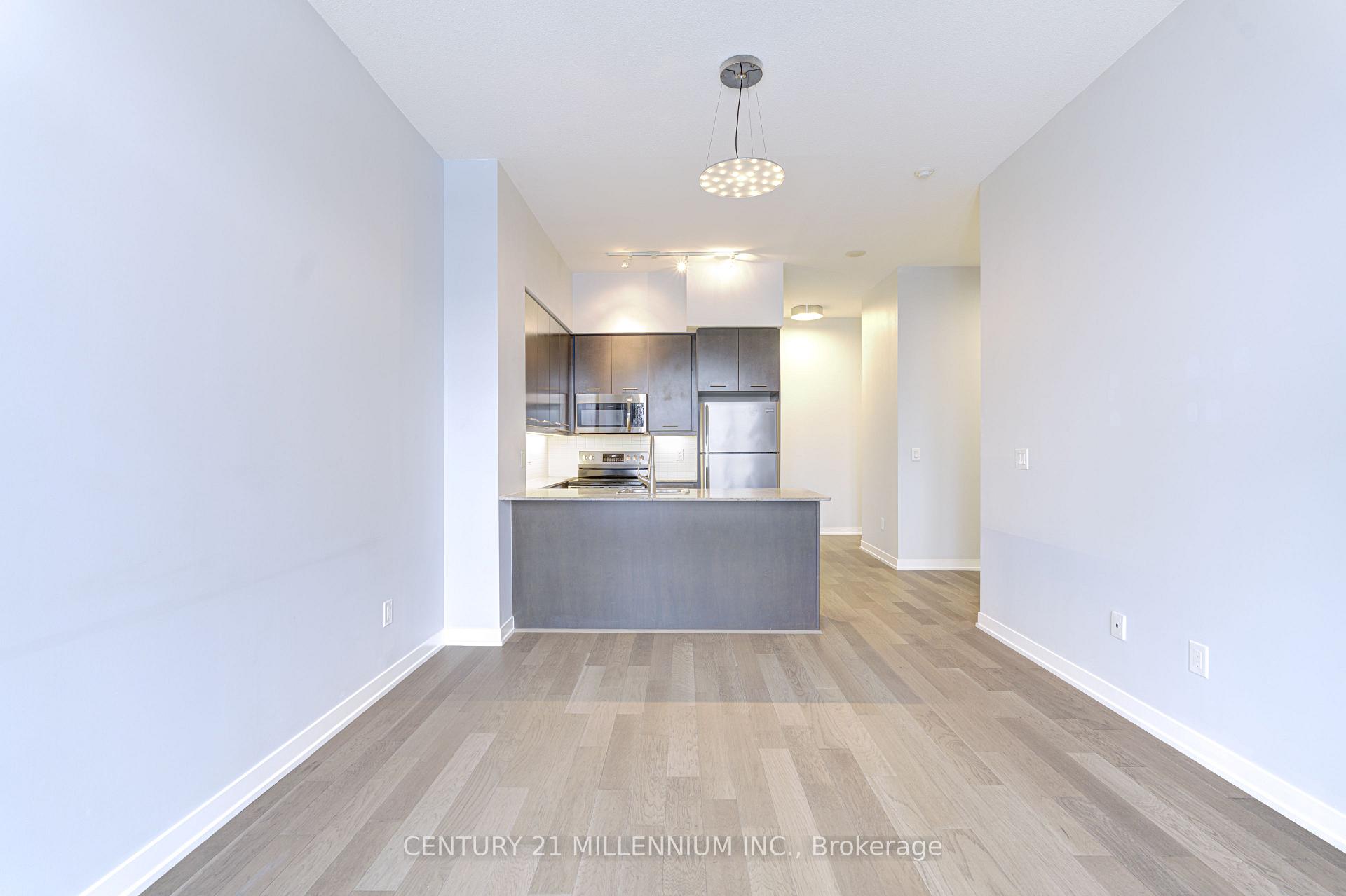 2 Bedrooms Condo at 365 Prince Of Wales, Mississauga For sale