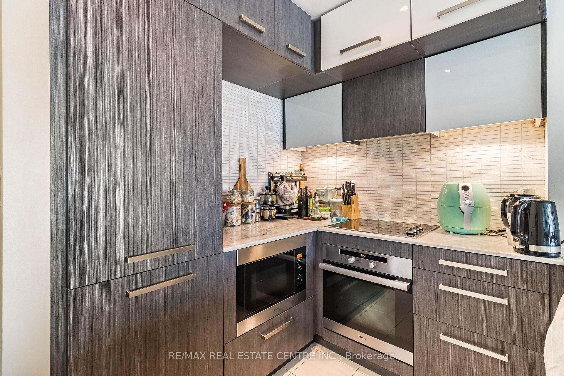 1 Bedroom Condo at 8 The Esplanade, Toronto For sale