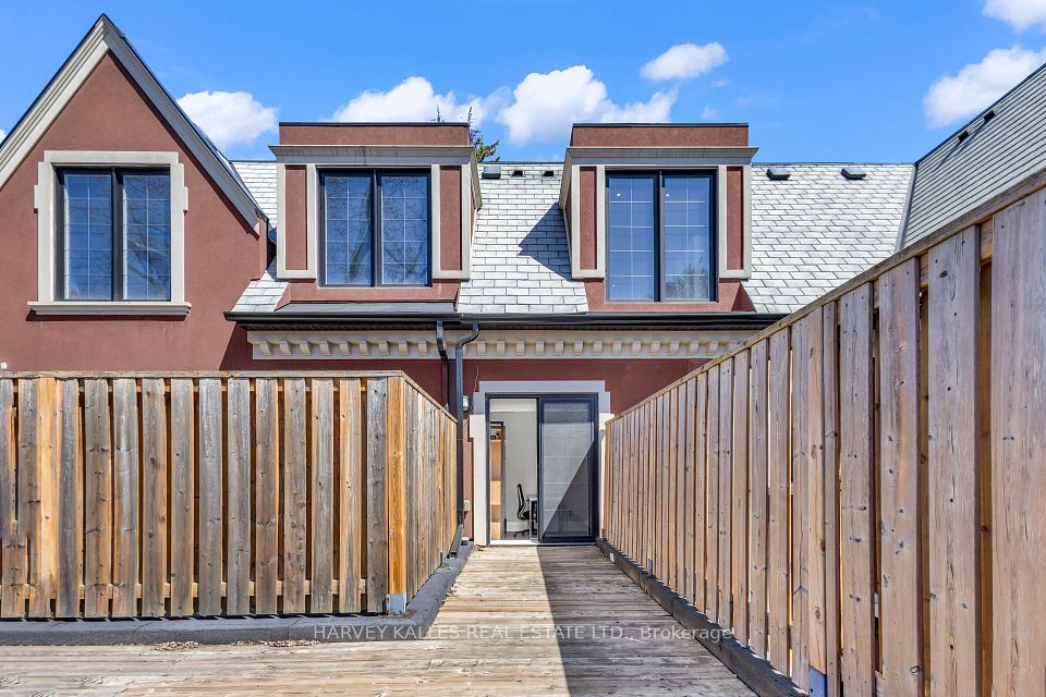 1256 Avenue Road