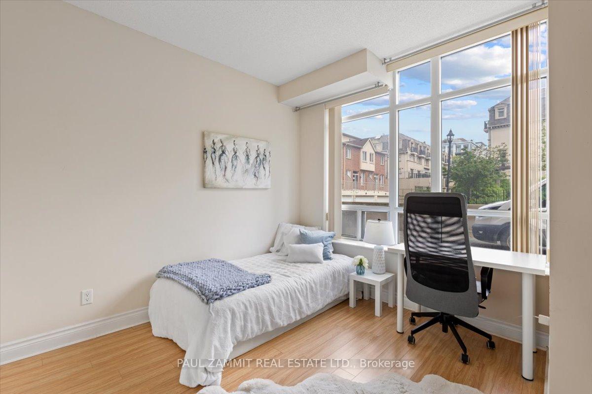 1 Bedroom Condo at 1 Clairtrell, Toronto For sale
