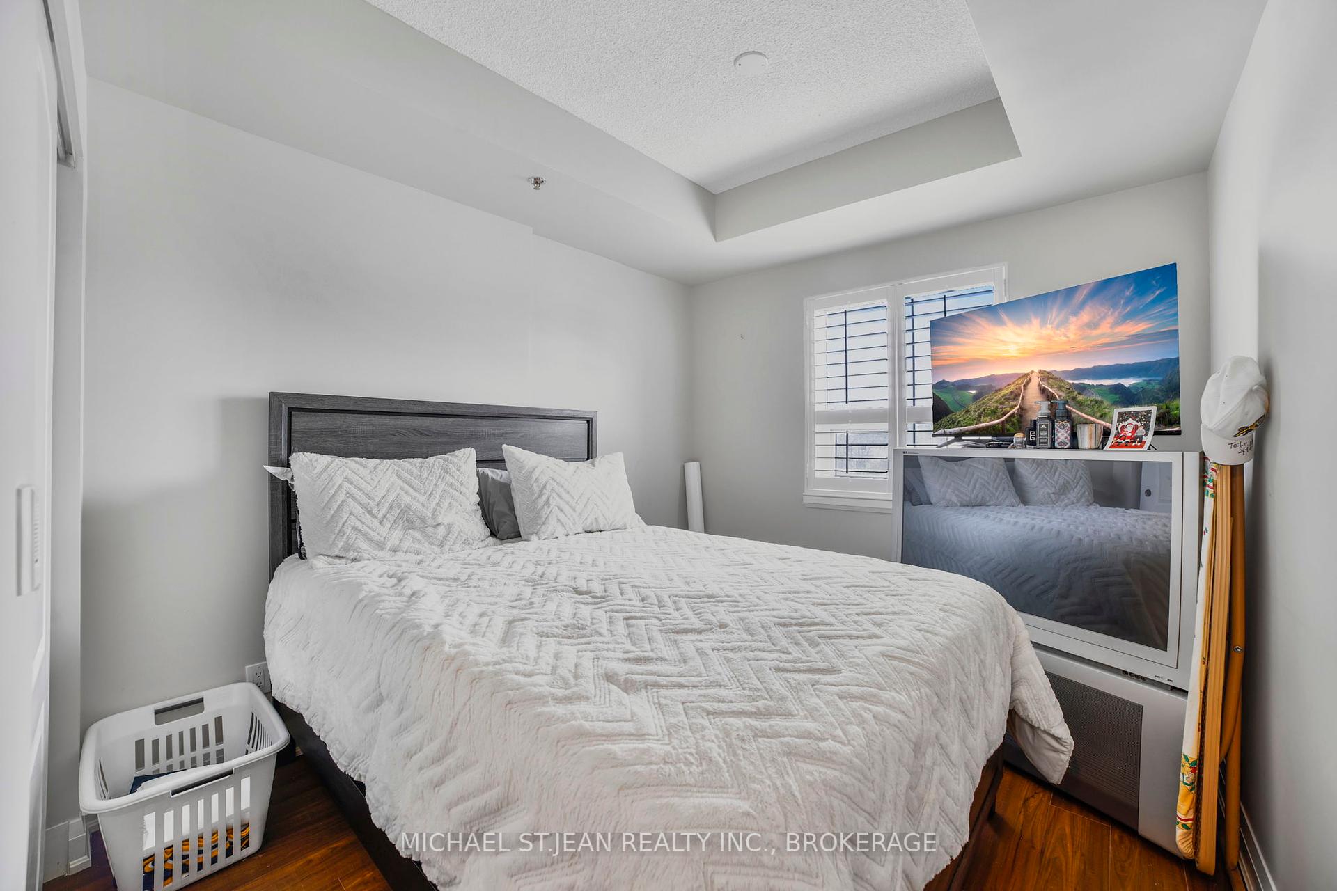 2 Bedrooms Condo at 319 Highway 8,  Hamilton For sale
