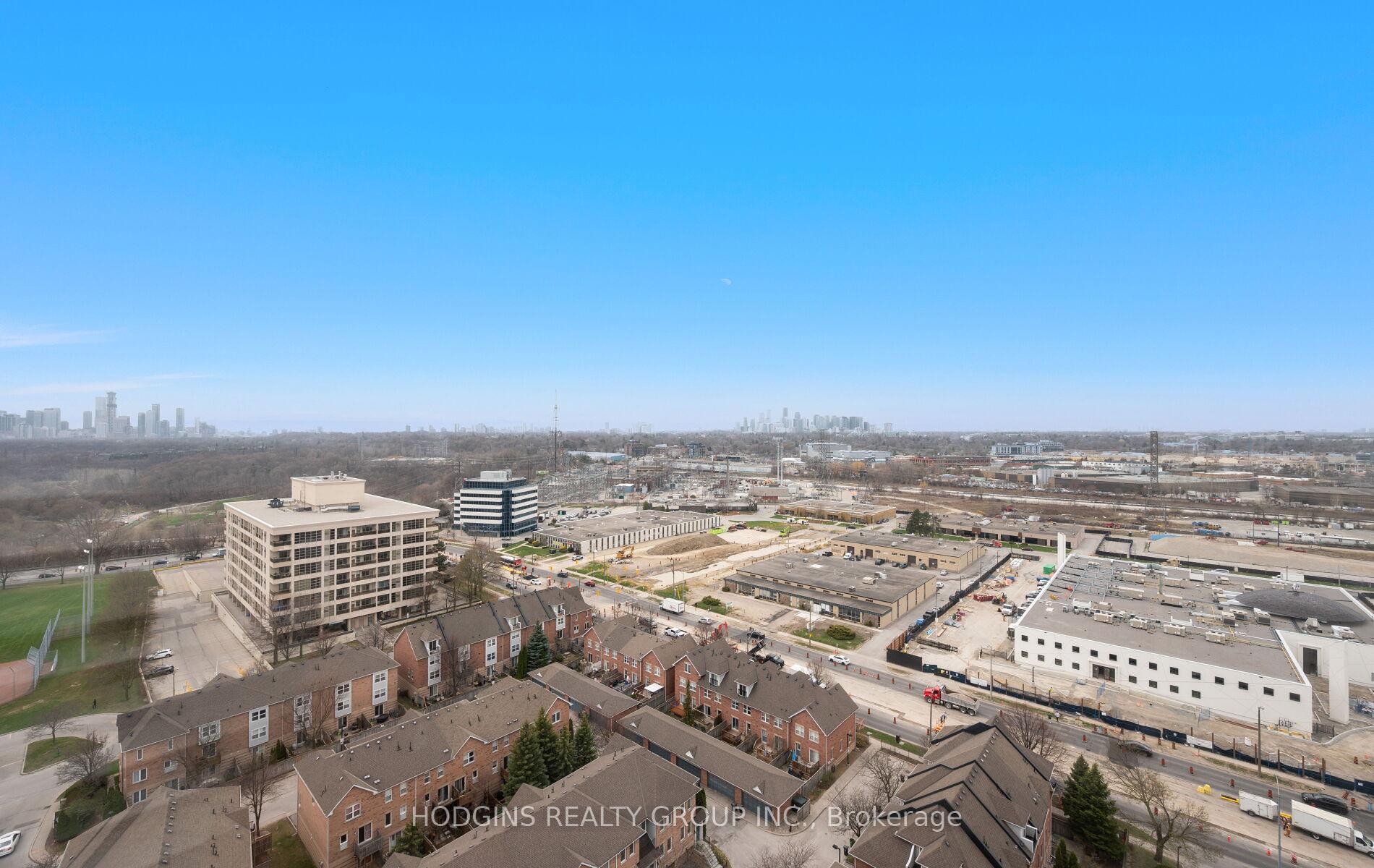 1 Bedroom Condo at 21 Overlea, Toronto For sale