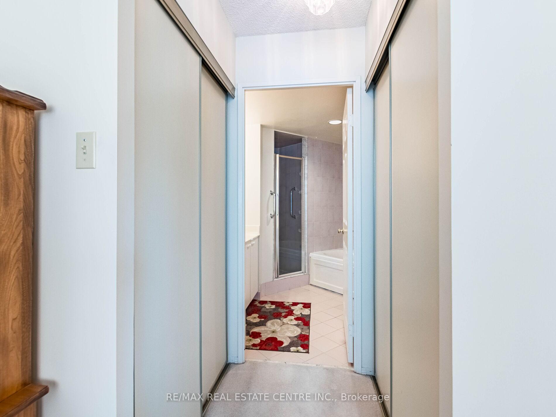1 Bedroom Condo at 55 Elm, Mississauga For sale