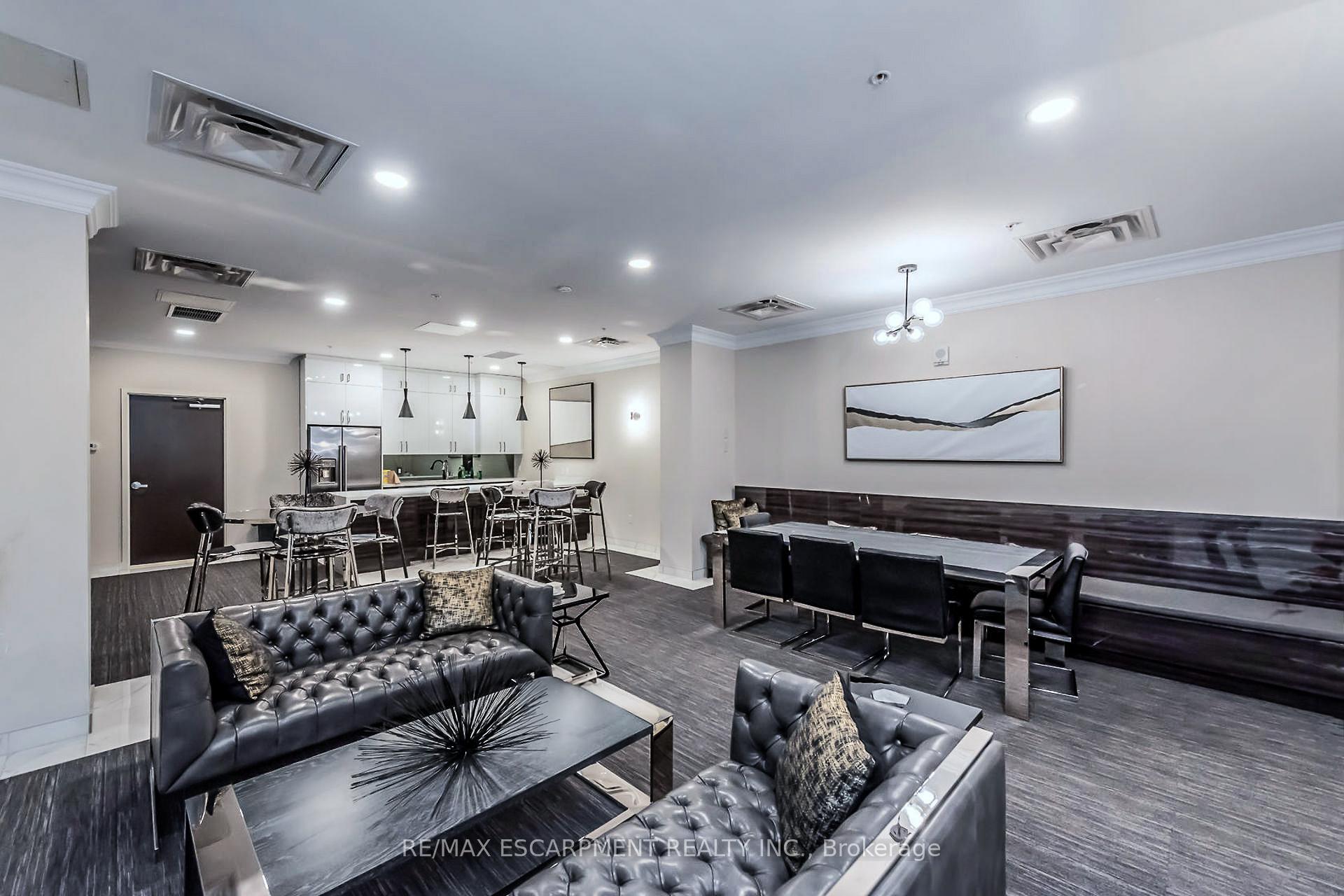 1 Bedroom Condo at 118 King,  Hamilton For sale