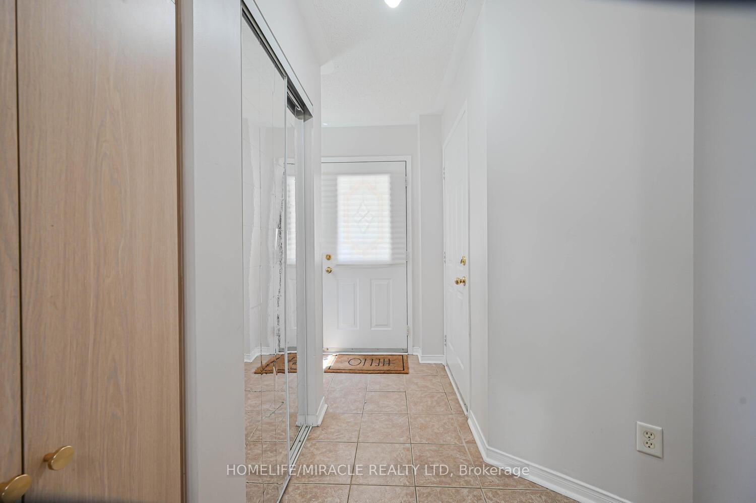 2 Bedrooms Condo at 5255 Guildwood, Mississauga For sale
