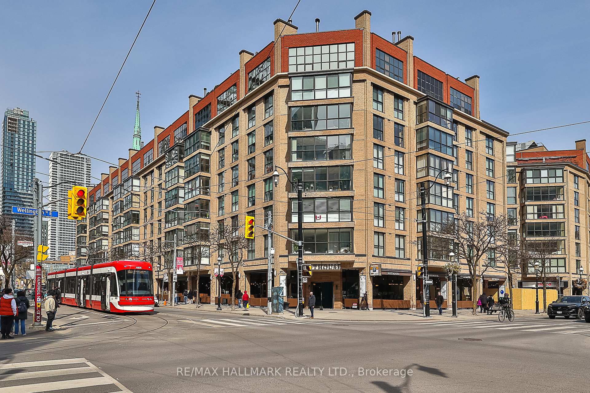 2 Bedrooms Condo at 35 Church, Toronto For sale