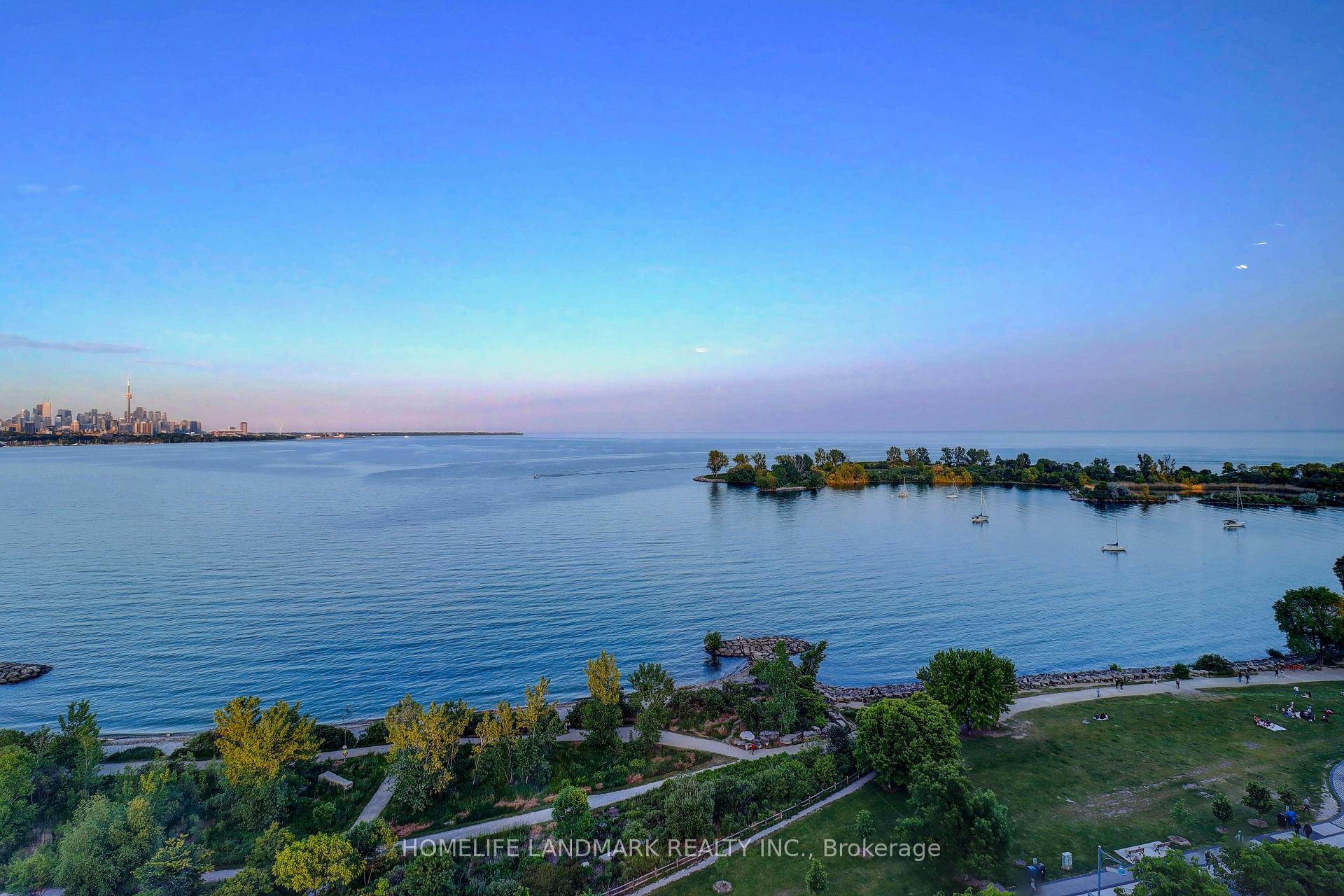 3 Bedrooms Condo at 58 Marine Parade, Toronto For sale