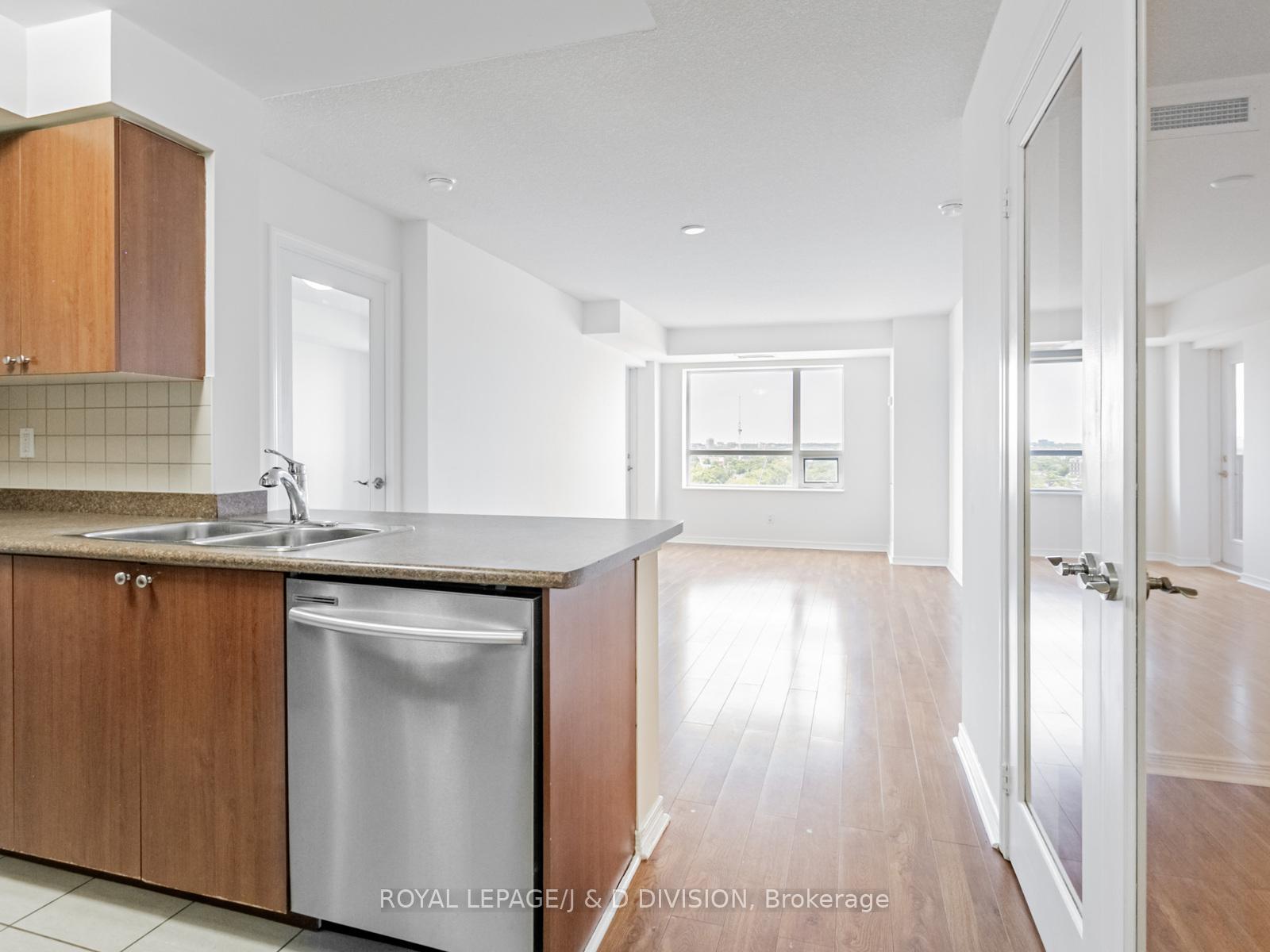 3 Bedrooms Condo at 60 Heintzman, Toronto For sale