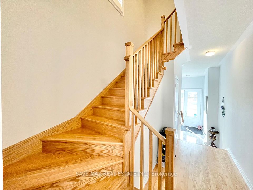 75 Seedling Crescent, Whitchurch-Stouffville, ON L4A 4V5