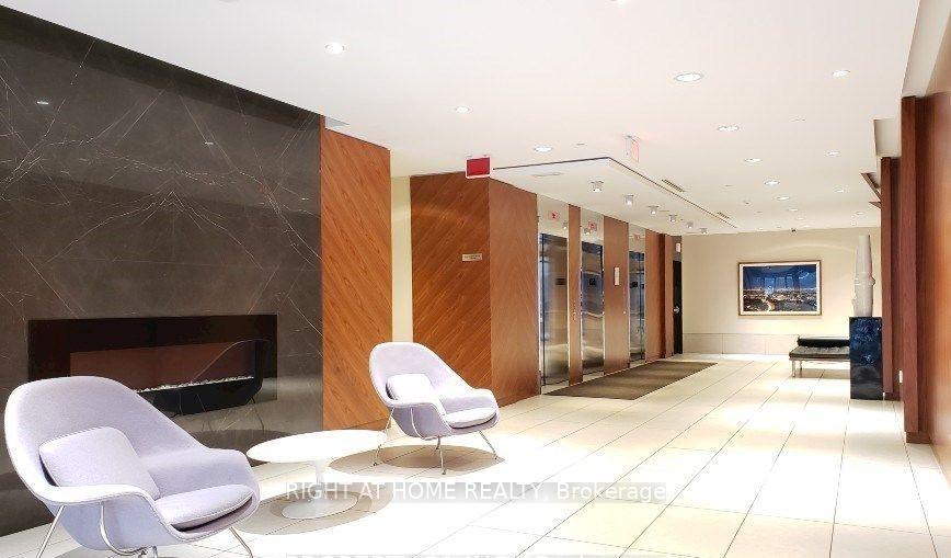 2 Bedrooms Condo at 9 Valhalla Inn, Toronto For sale