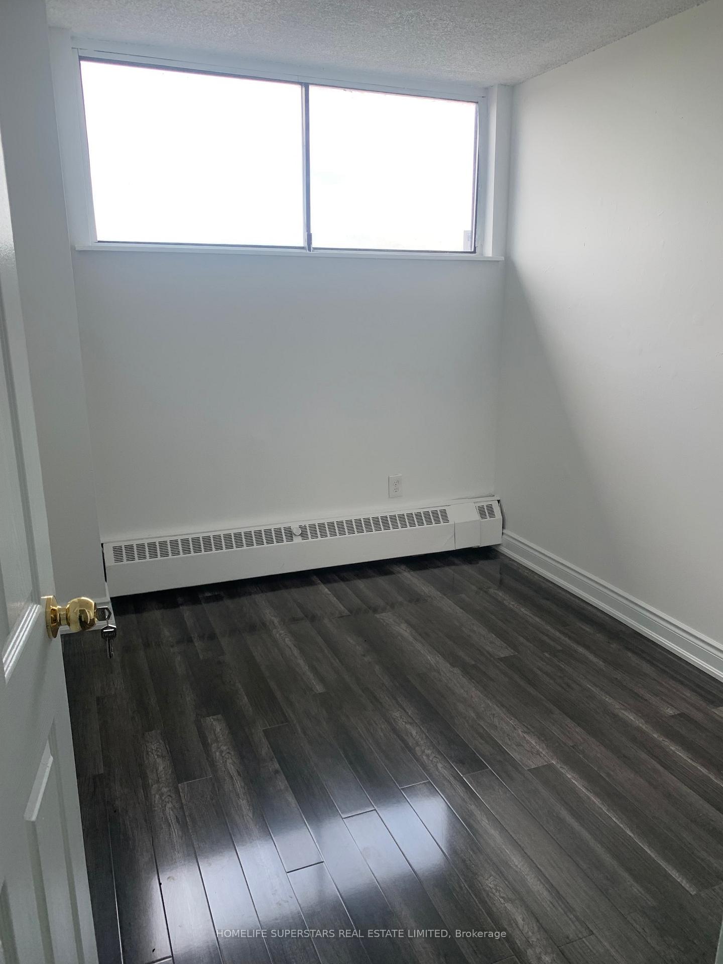 3 Bedrooms Condo at 4645 Jane,  Toronto For sale