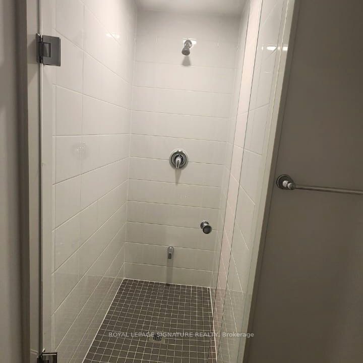 https://trreb-image.ampre.ca/Juca5LMYqczXri-nnkb_Iz1Z98zwS28-GzRcdIpgjvo/rs:fit:960:960/wm:.5:so:0:50:.4/wmsh:10/wmt:PHNwYW4gZm9yZWdyb3VuZD0nd2hpdGUnIGZvbnQ9JzY4Jz5ST1lBTCBMRVBBR0UgU0lHTkFUVVJFIFJFQUxUWSwgQnJva2VyYWdlPC9zcGFuPg/cb:20250320201813/L3RycmViL2xpc3RpbmdzLzQwLzc1LzM0Lzc3L3AvNWRkOTFkMmMtNjJlZS00NGNiLWE3YzktMzVhMThhM2E0YjUyLmpwZw.jpg