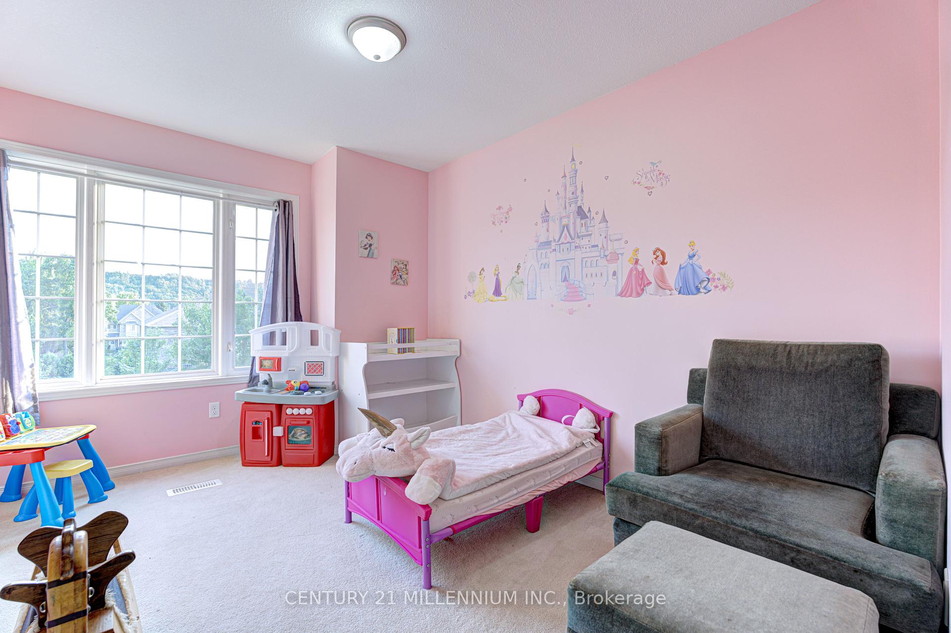 3 Bedrooms Condo at 151 Green,  Hamilton For sale