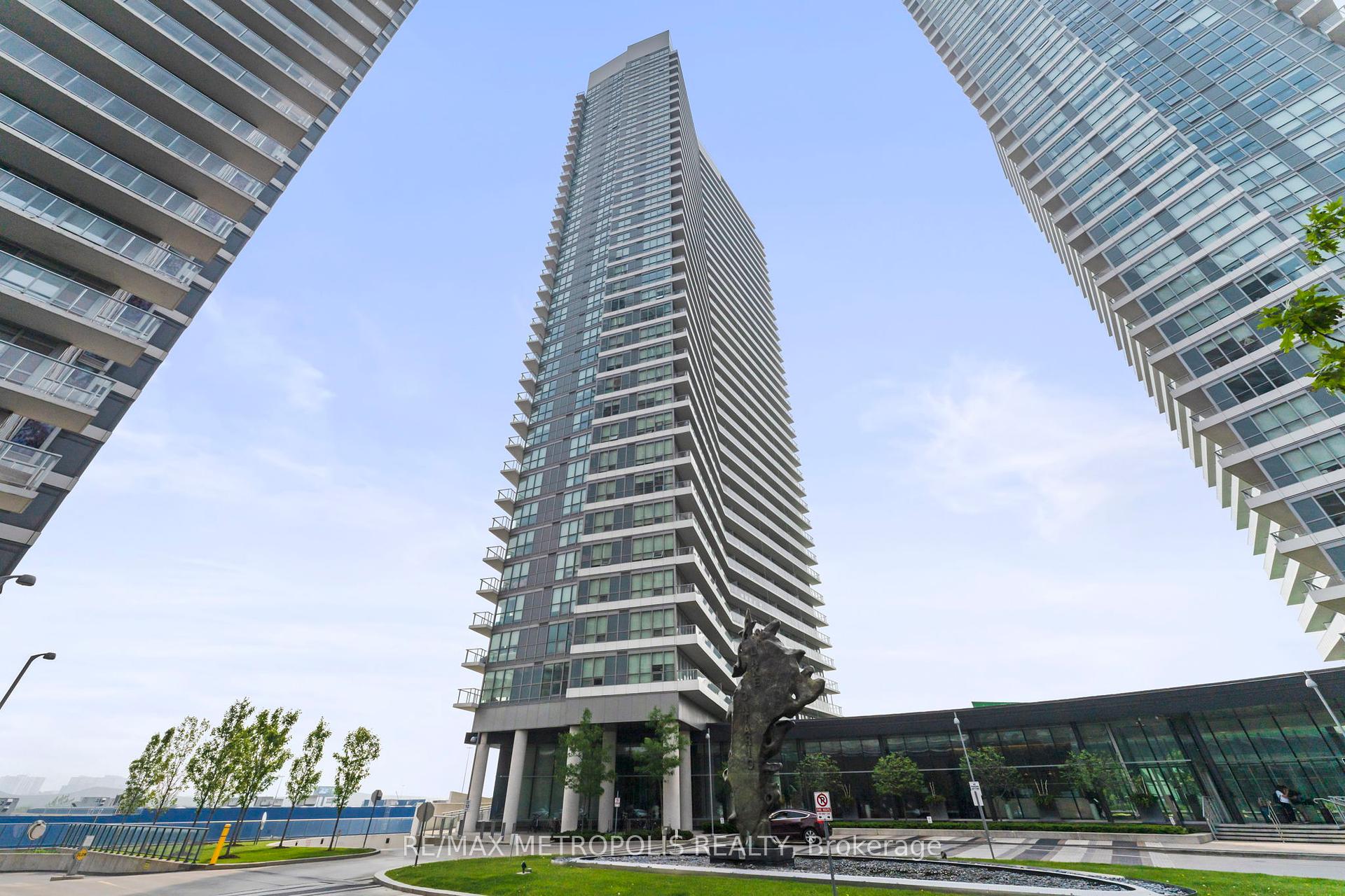 2 Bedrooms Condo at 117 McMahon, Toronto For sale