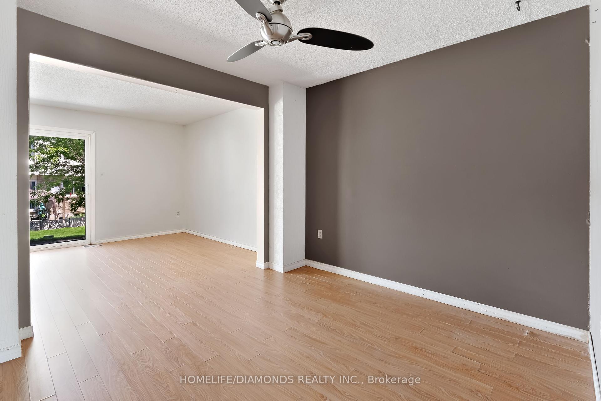 3 Bedrooms Condo at 262 KENORA, Hamilton For sale