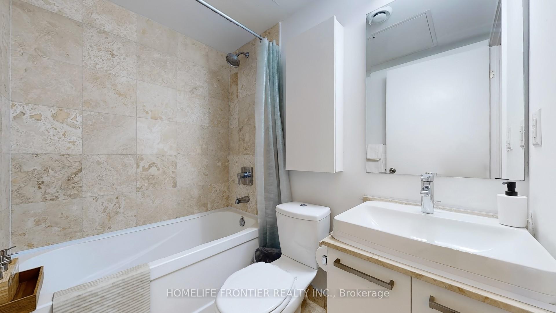 2 Bedrooms Condo at 12 York, Toronto For sale
