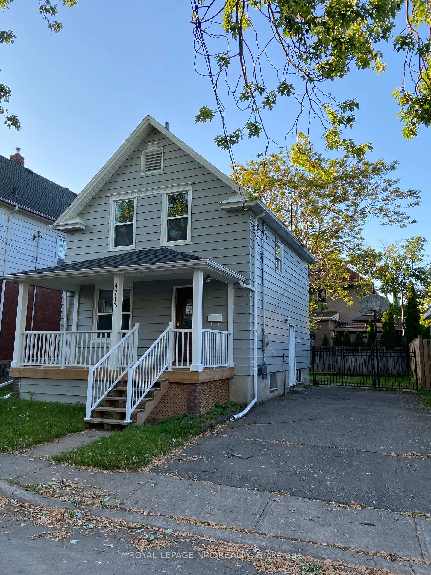4713 Cookman Crescent, Niagara Falls, ON L2E 1C1