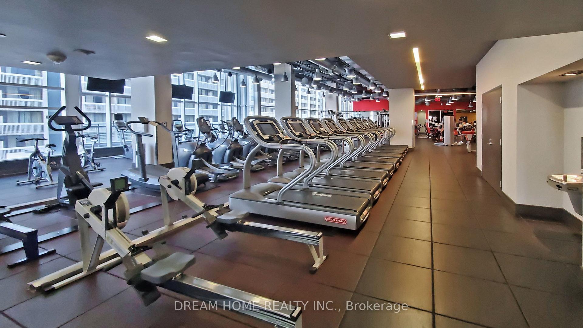 2 Bedrooms Condo at 386 Yonge, Toronto For sale