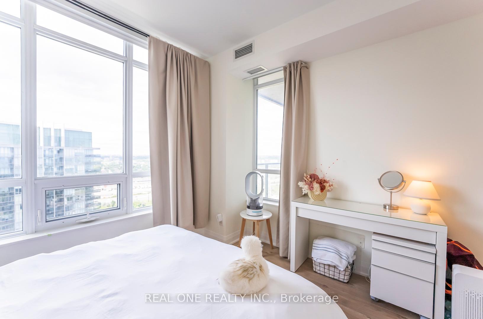 1 Bedroom Condo at 36 Park Lawn, Toronto For sale