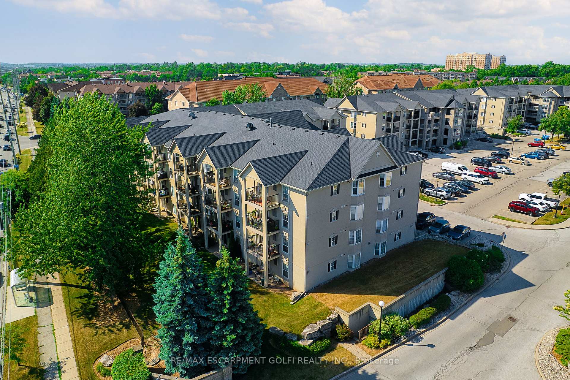 1 Bedroom Condo at 1451 Walker’s, Burlington For sale