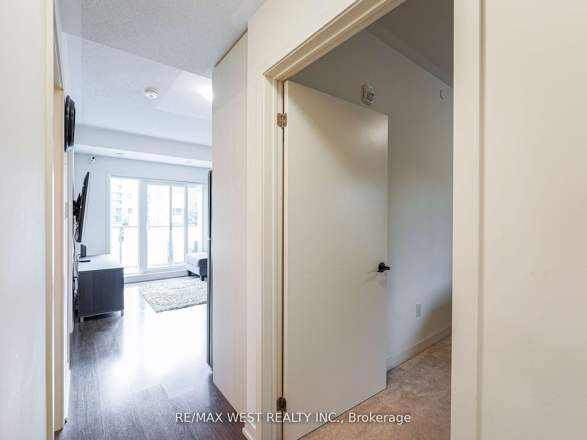 2 Bedrooms Condo at 5131 Sheppard, Toronto For sale