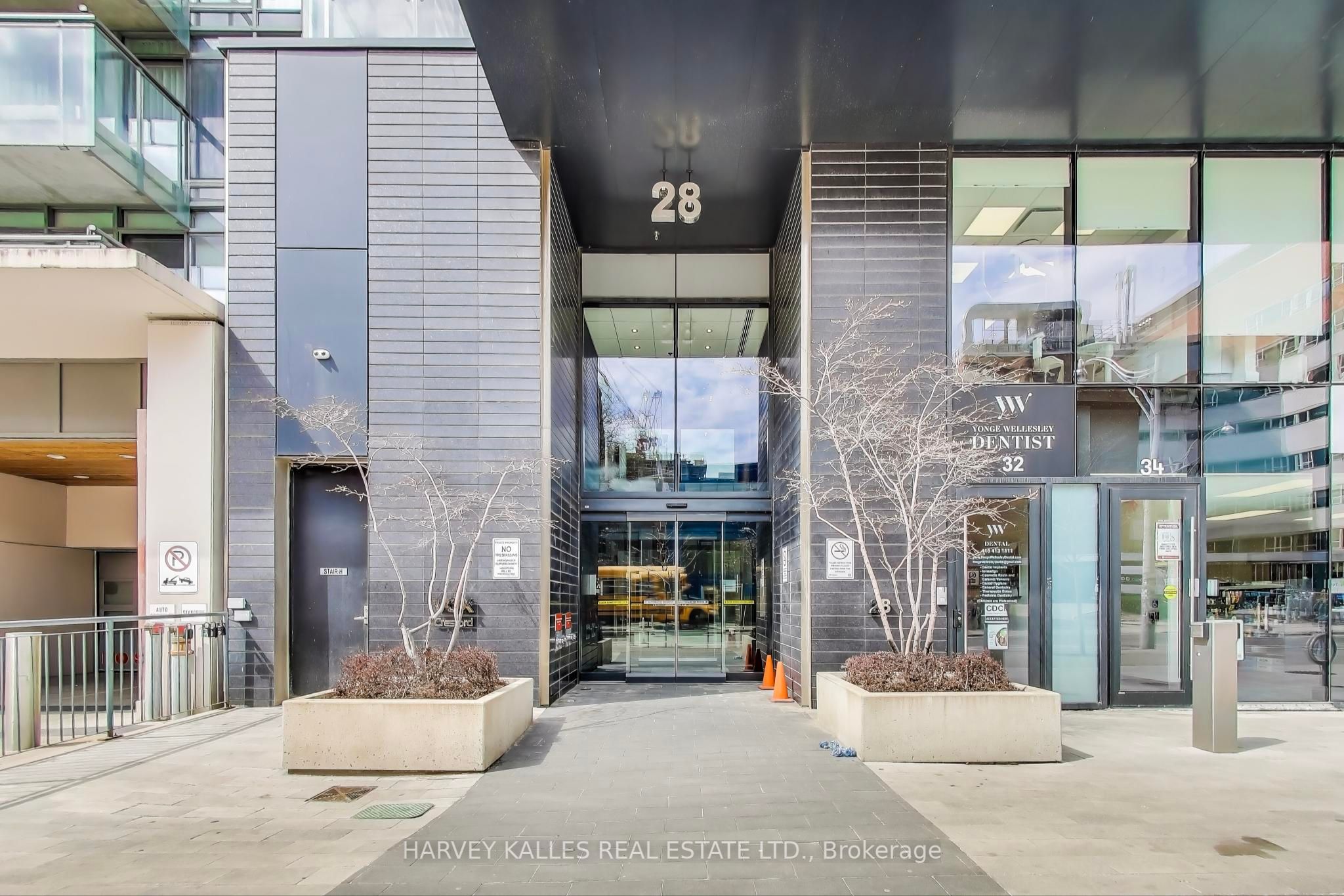 28 Wellesley Street E, #2408
