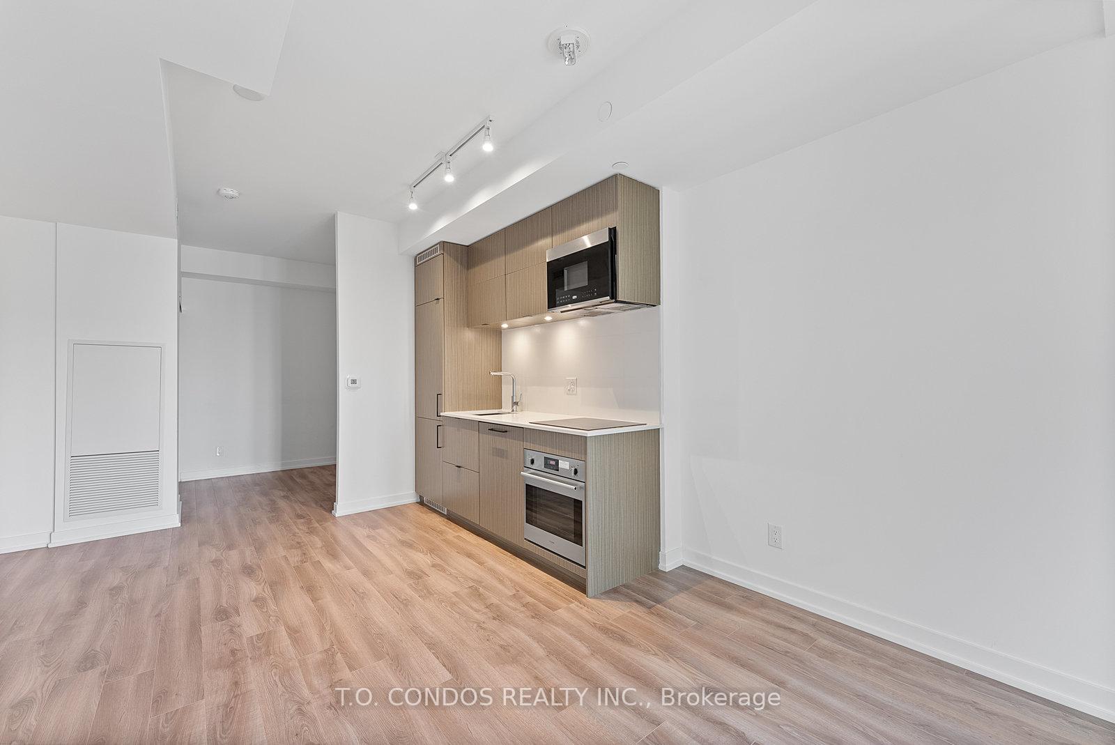 1 Bedroom Condo at 20 Edward,  Toronto For sale
