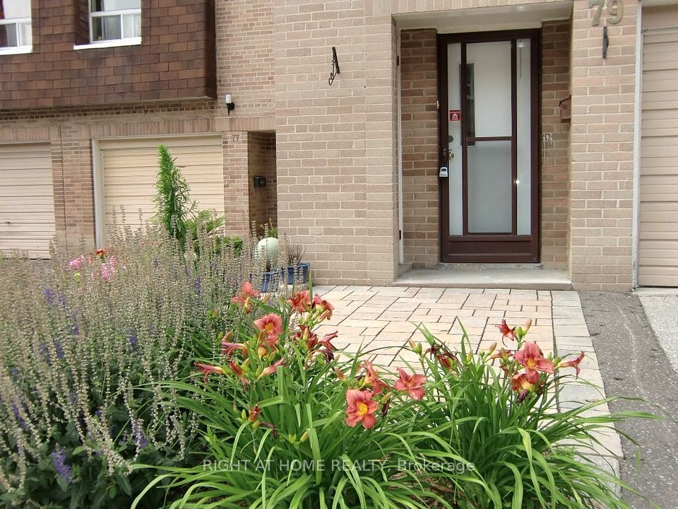 79 VILLAGE GREENWAY