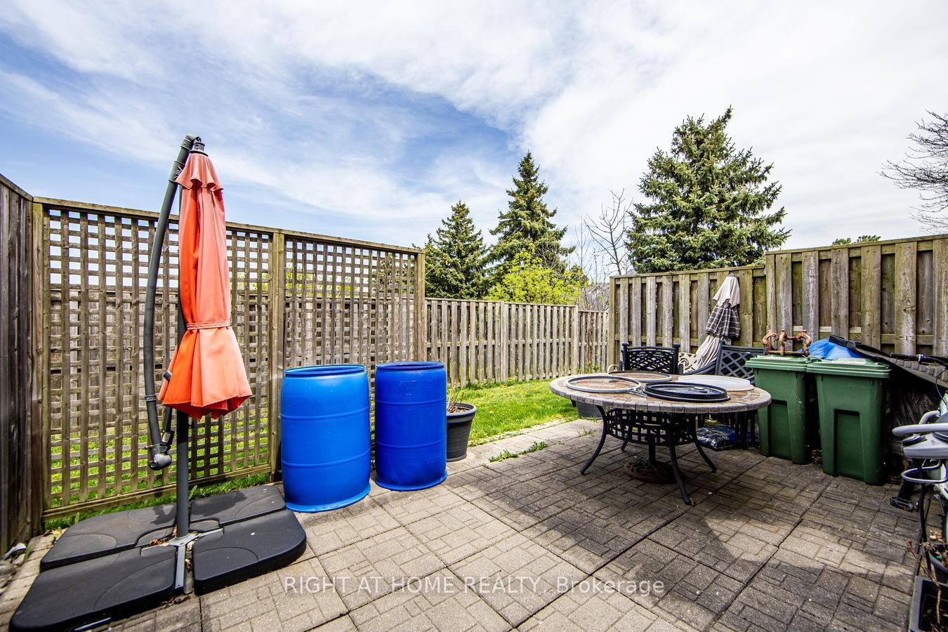 3 Bedrooms Condo at 7 Southside, Hamilton For sale