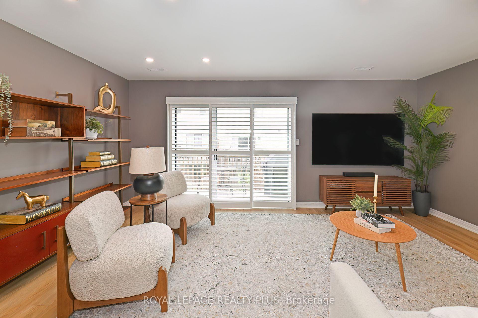3 Bedrooms Condo at 4045 Upper Middle, Burlington For sale
