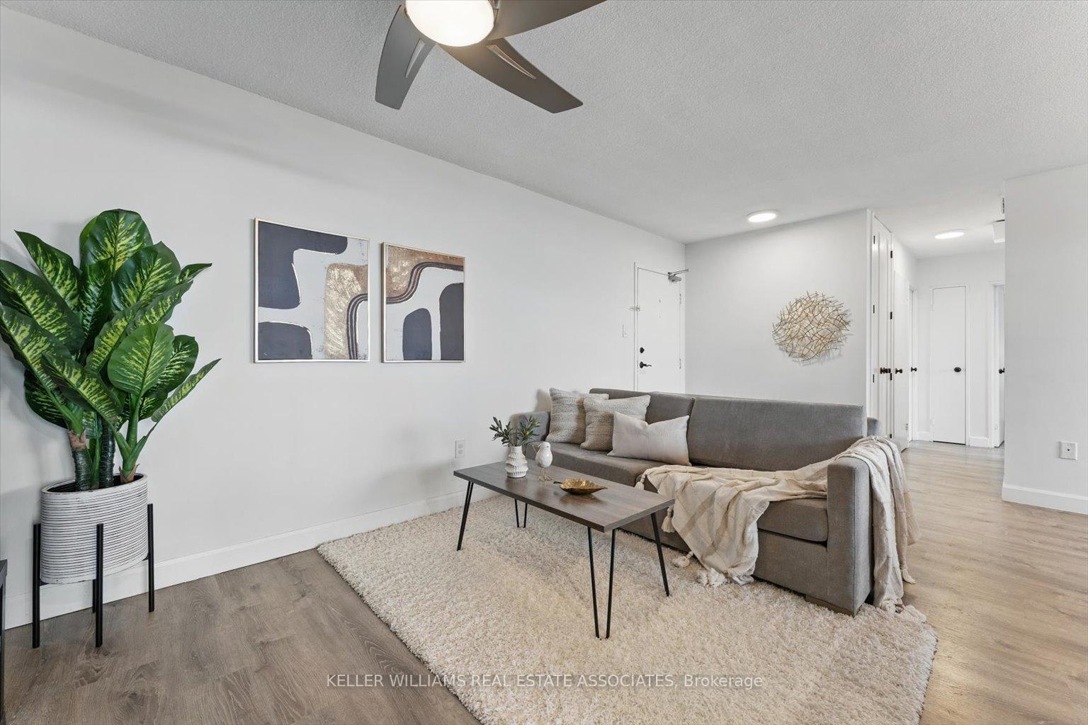 2 Bedrooms Condo at 966 Inverhouse, Mississauga For sale