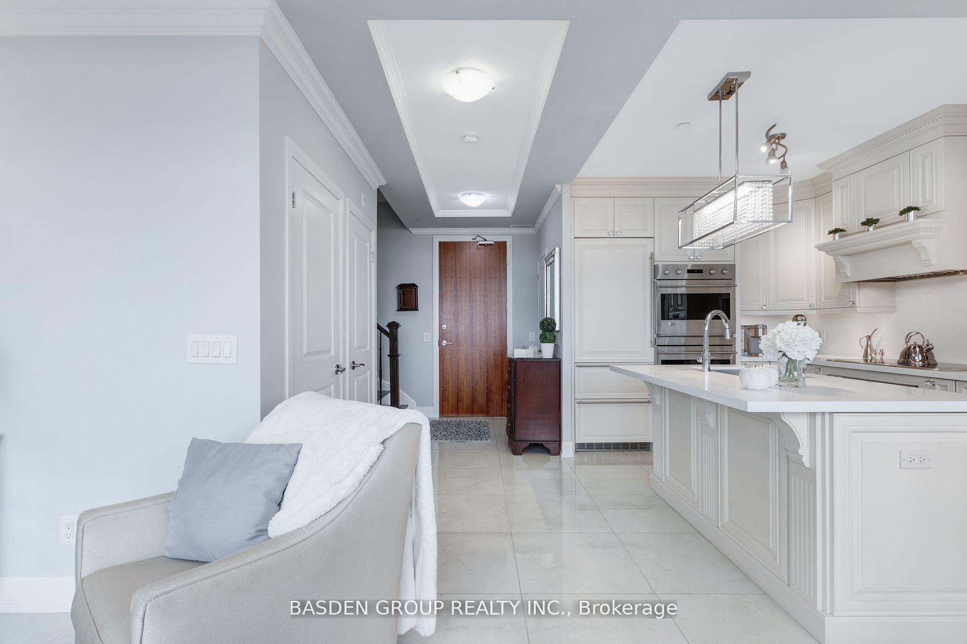 4 Bedrooms Condo at 4700 Highway 7, Vaughan For sale