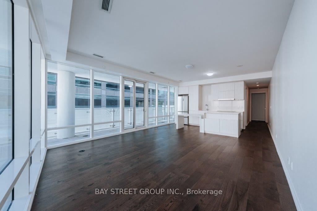 2 Bedrooms Condo at 1 Bloor, Toronto For sale