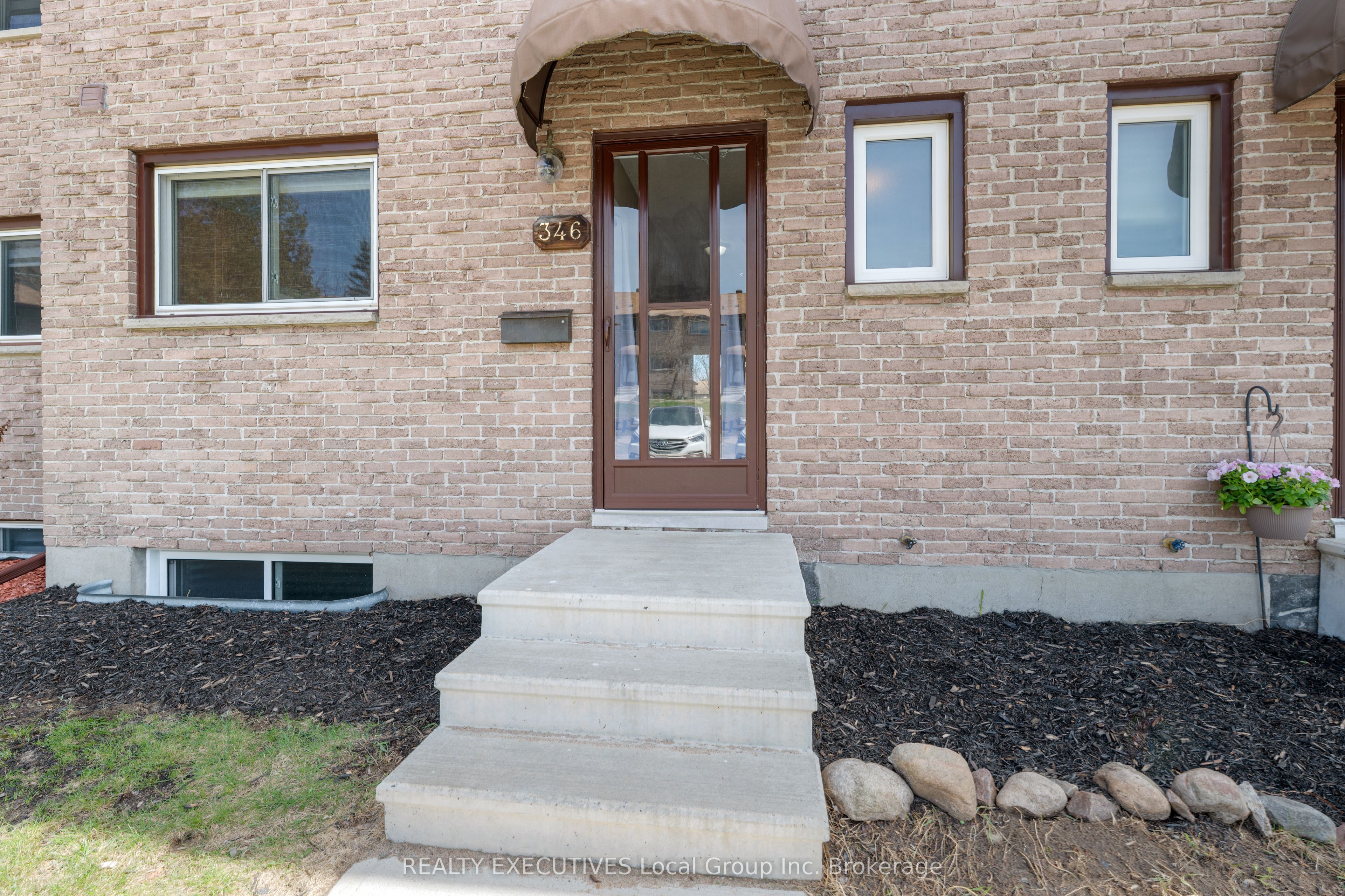 346 WICKSTEAD Avenue, #10