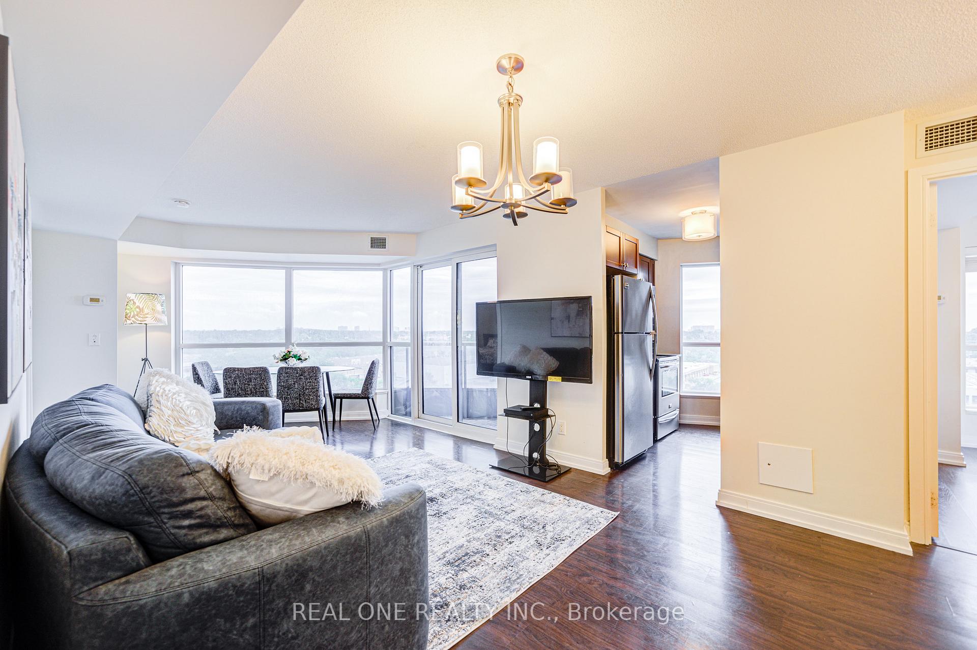 3 Bedrooms Condo at 151 Village Green, Toronto For sale