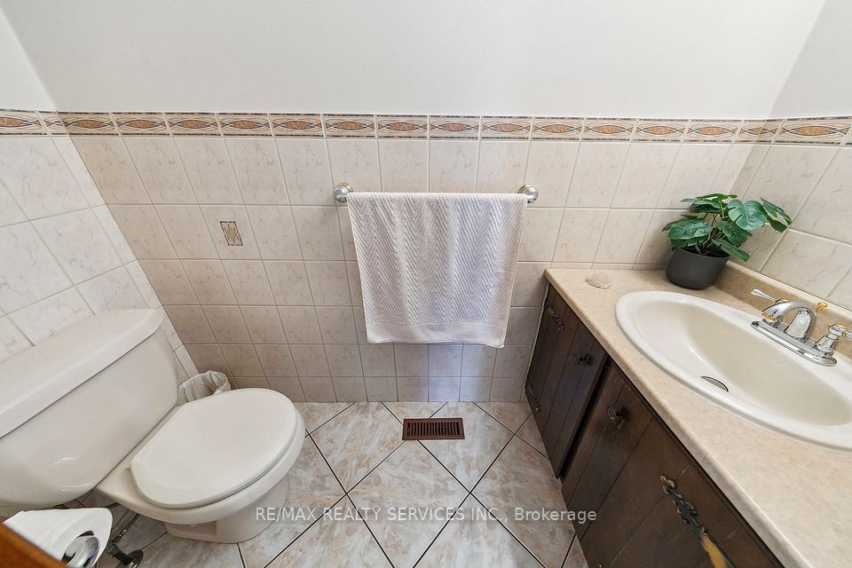 https://trreb-image.ampre.ca/JwOd43bao6cWPtgsmLcAzMOb_c7YFz6vEEuge4wS8_c/rs:fit:960:960/wm:.5:so:0:50:.4/wmsh:10/wmt:PHNwYW4gZm9yZWdyb3VuZD0nd2hpdGUnIGZvbnQ9JzY4Jz5SRS9NQVggUkVBTFRZIFNFUlZJQ0VTIElOQy4sIEJyb2tlcmFnZTwvc3Bhbj4/L3RycmViL2xpc3RpbmdzLzQwLzg5LzM0LzkzL3AvYTE0YTAyNGMtMWFlYy00MmZiLThjZjUtYWViMjY0ODZiMmFlLmpwZw.jpg