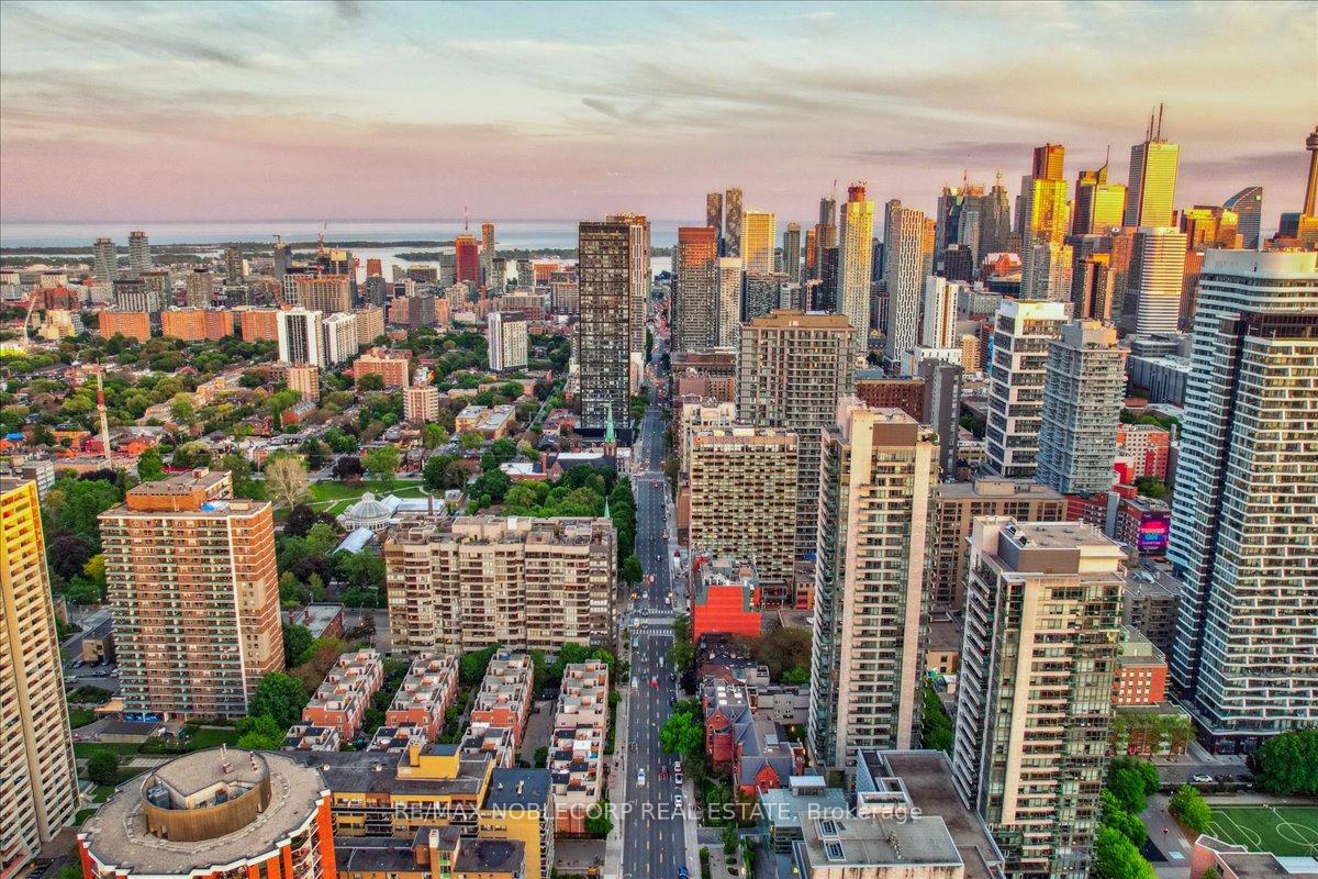 2 Bedrooms Condo at 415 Jarvis, Toronto For sale