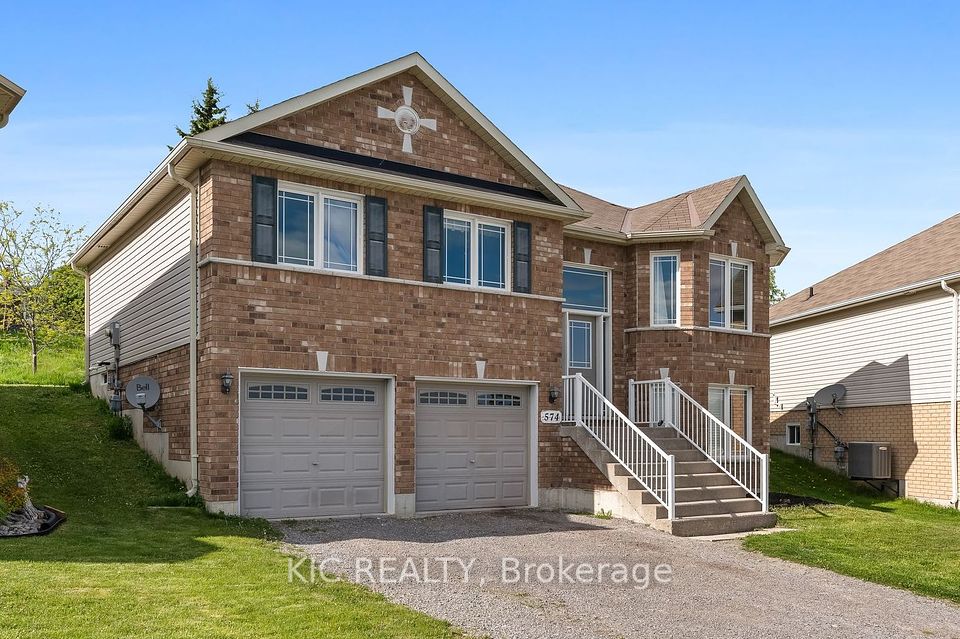574 Clancy Crescent