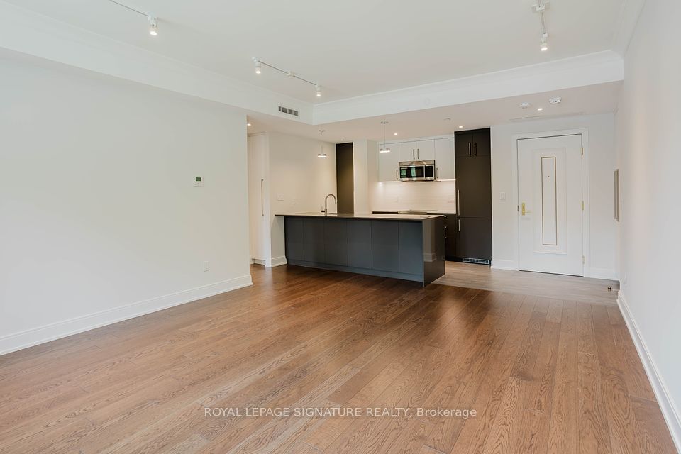 2 Clarendon Avenue