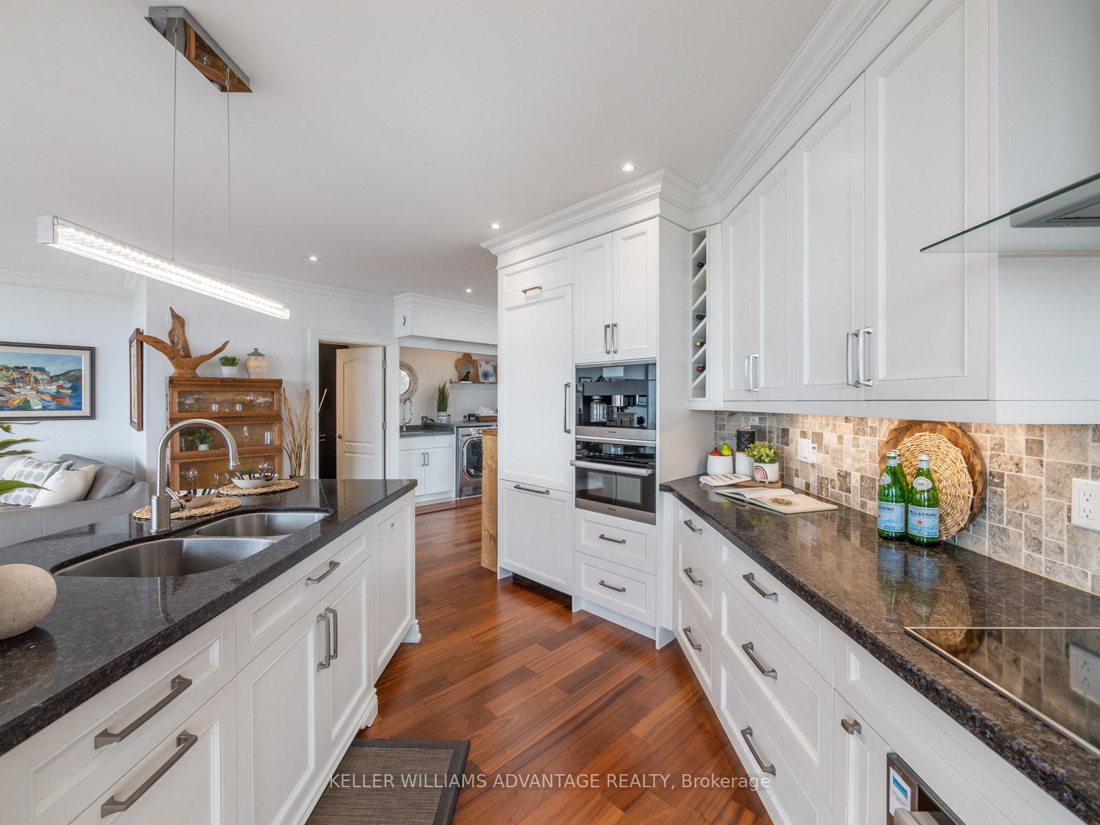 3 Bedrooms Condo at 20 Guildwood,  Toronto For sale