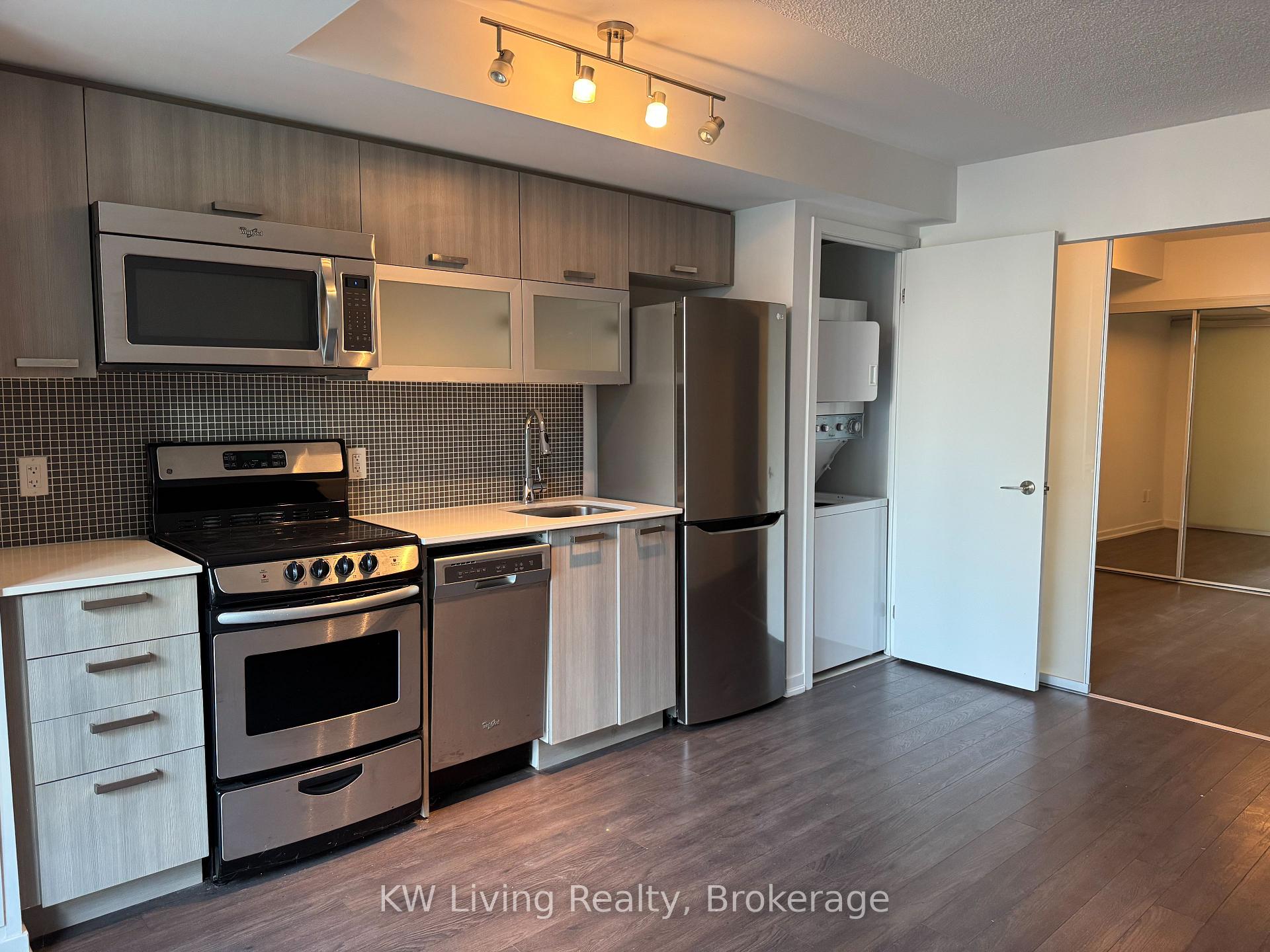 2 Bedrooms Condo at 68 Abell, Toronto For sale