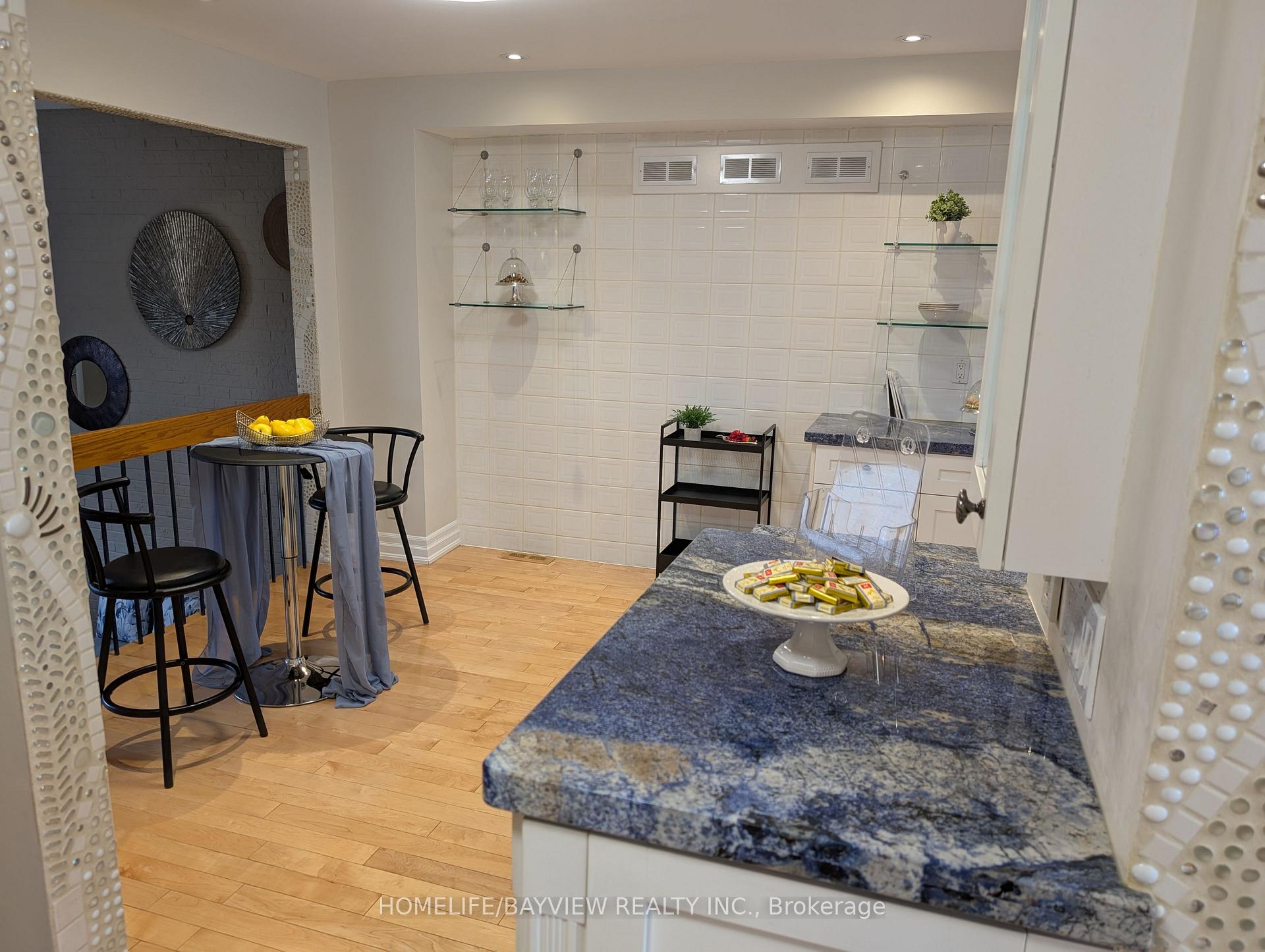 3 Bedrooms Condo at 18 Oaken Gate,  Toronto For sale