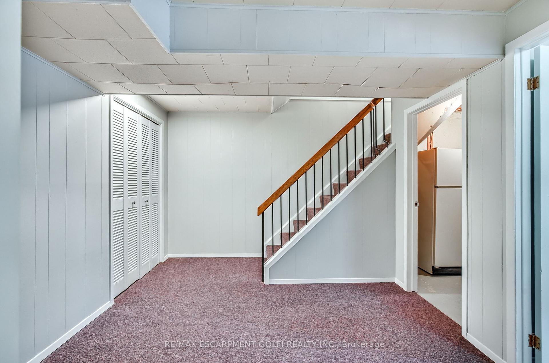 4 Bedrooms Condo at 3041 Glencrest,  Burlington For sale
