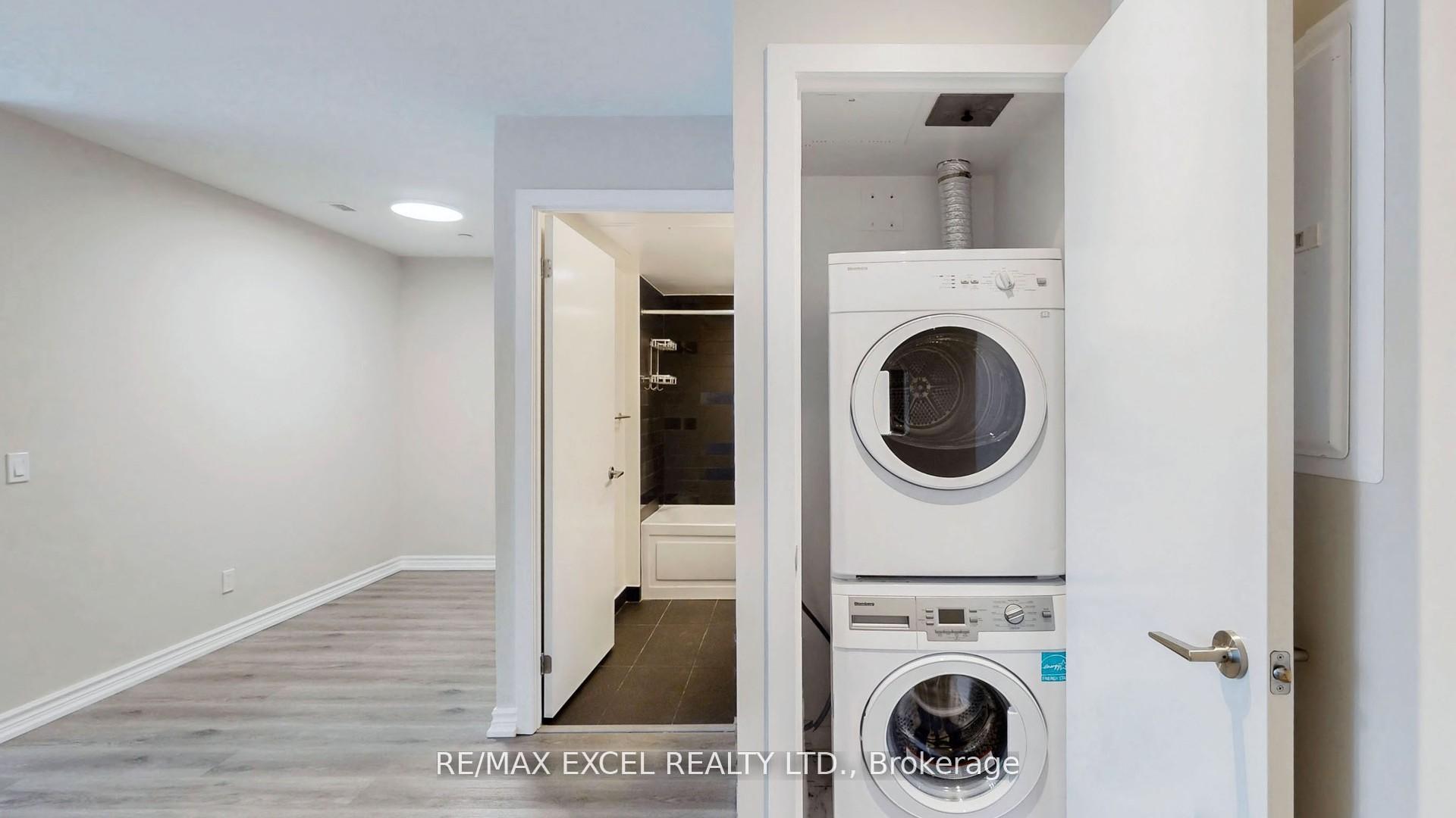 2 Bedrooms Condo at 87 Peter, Toronto For sale