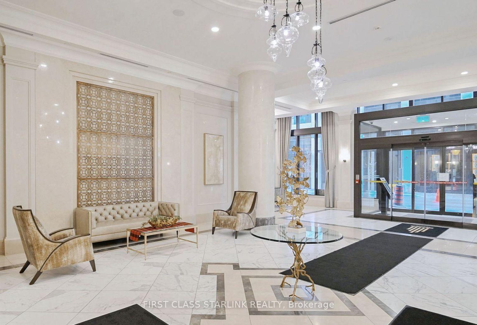 2 Bedrooms Condo at 36 Elm, Mississauga For sale