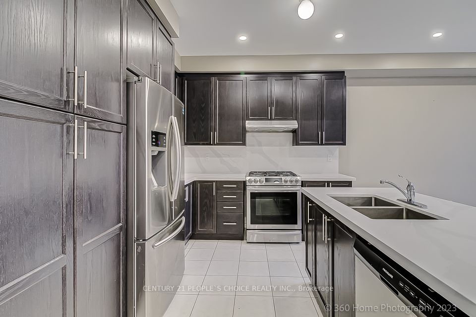1247 Graham Clapp Avenue, Oshawa, ON L1K 0Y2