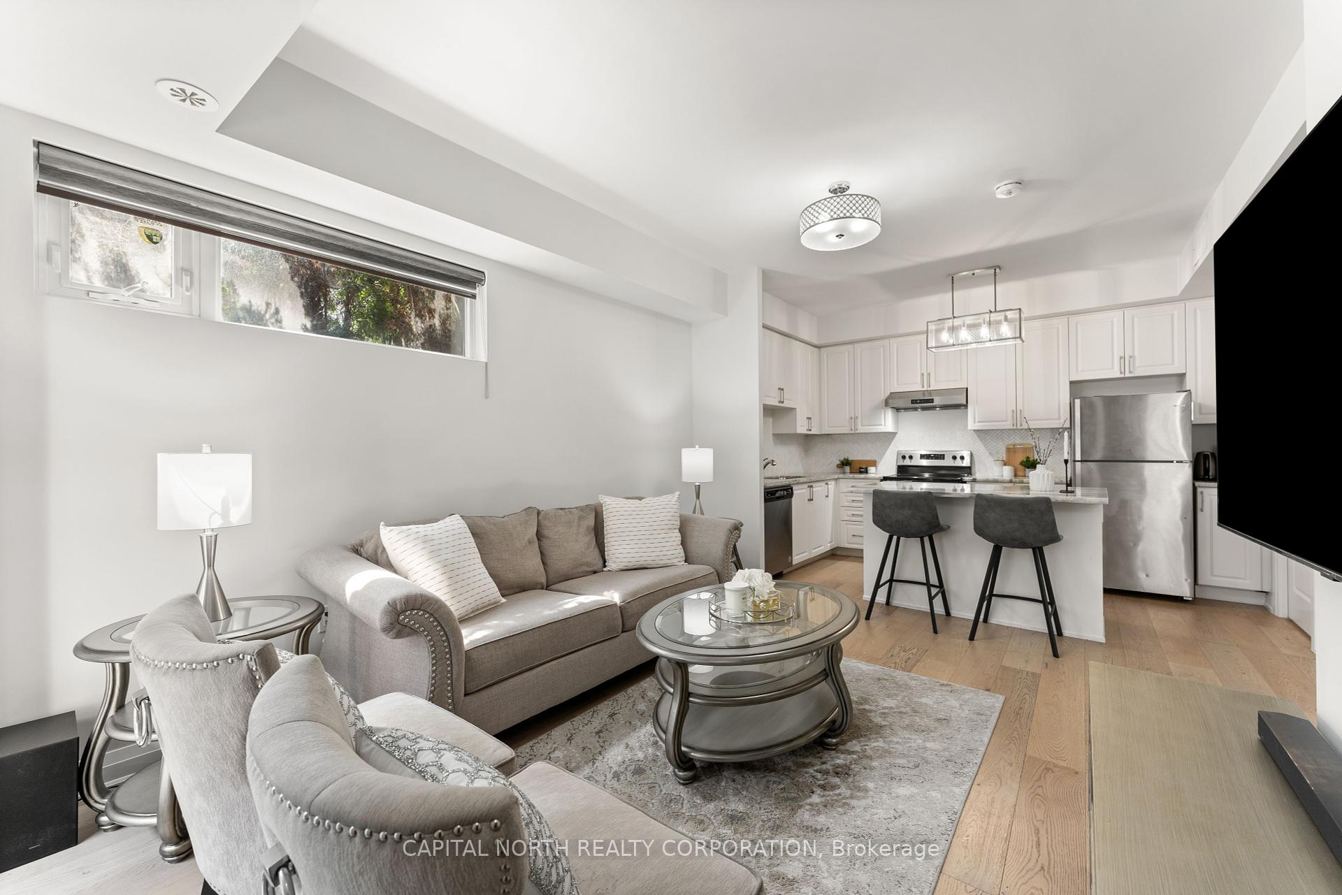 3 Bedrooms Condo at 5289 Highway 7, Vaughan For sale