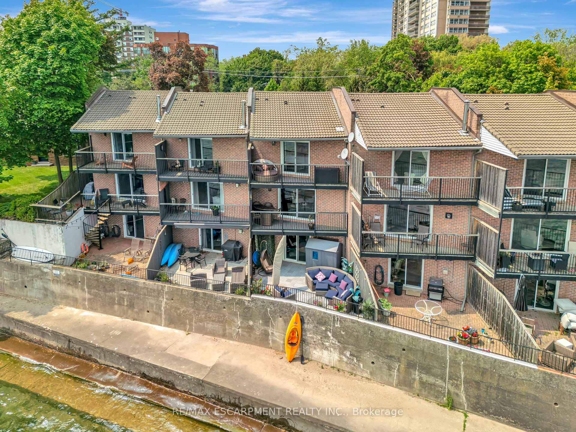 1 Bedroom Condo at 2136 Old Lakeshore, Burlington For sale