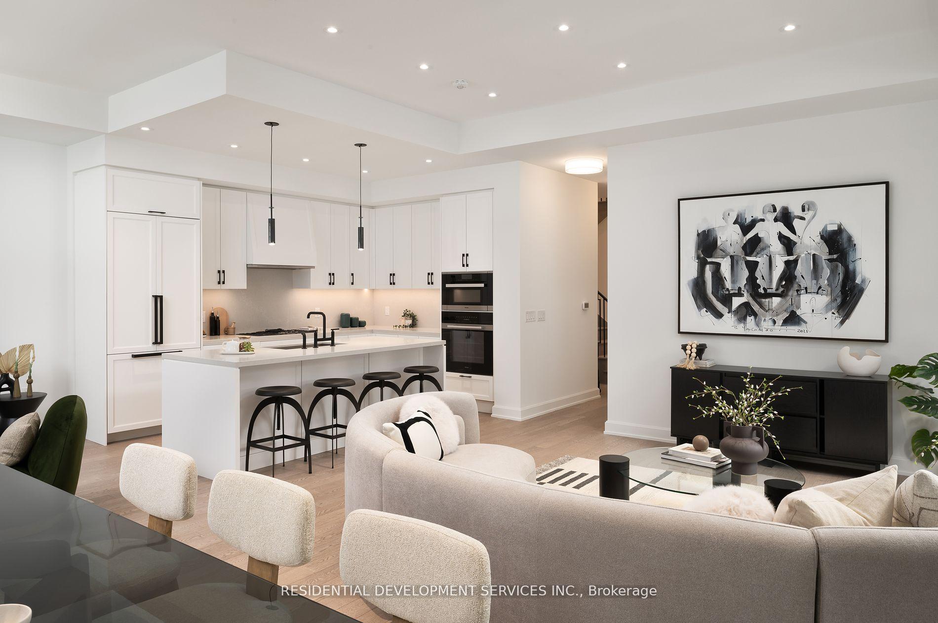4 Bedrooms Condo at 1 Strathgowan,  Toronto For sale